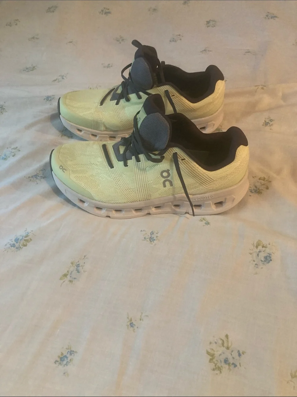On Running Lace-Up Running Shoes